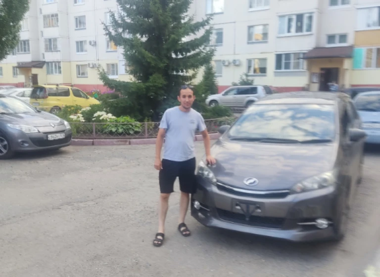 TOYOTA WISH, 2013