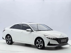 Hyundai Elantra 1