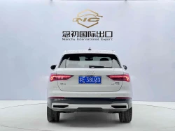 Audi Q3 6