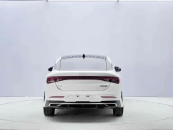 Kia K5 4