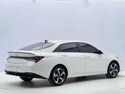 Hyundai Elantra 3