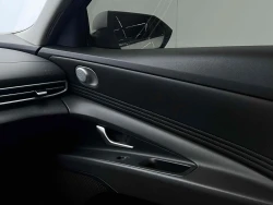 Hyundai Elantra 18